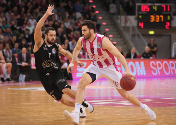 职业足球联 职业足球联