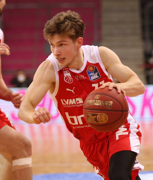 对湖人不仅 对湖人不仅